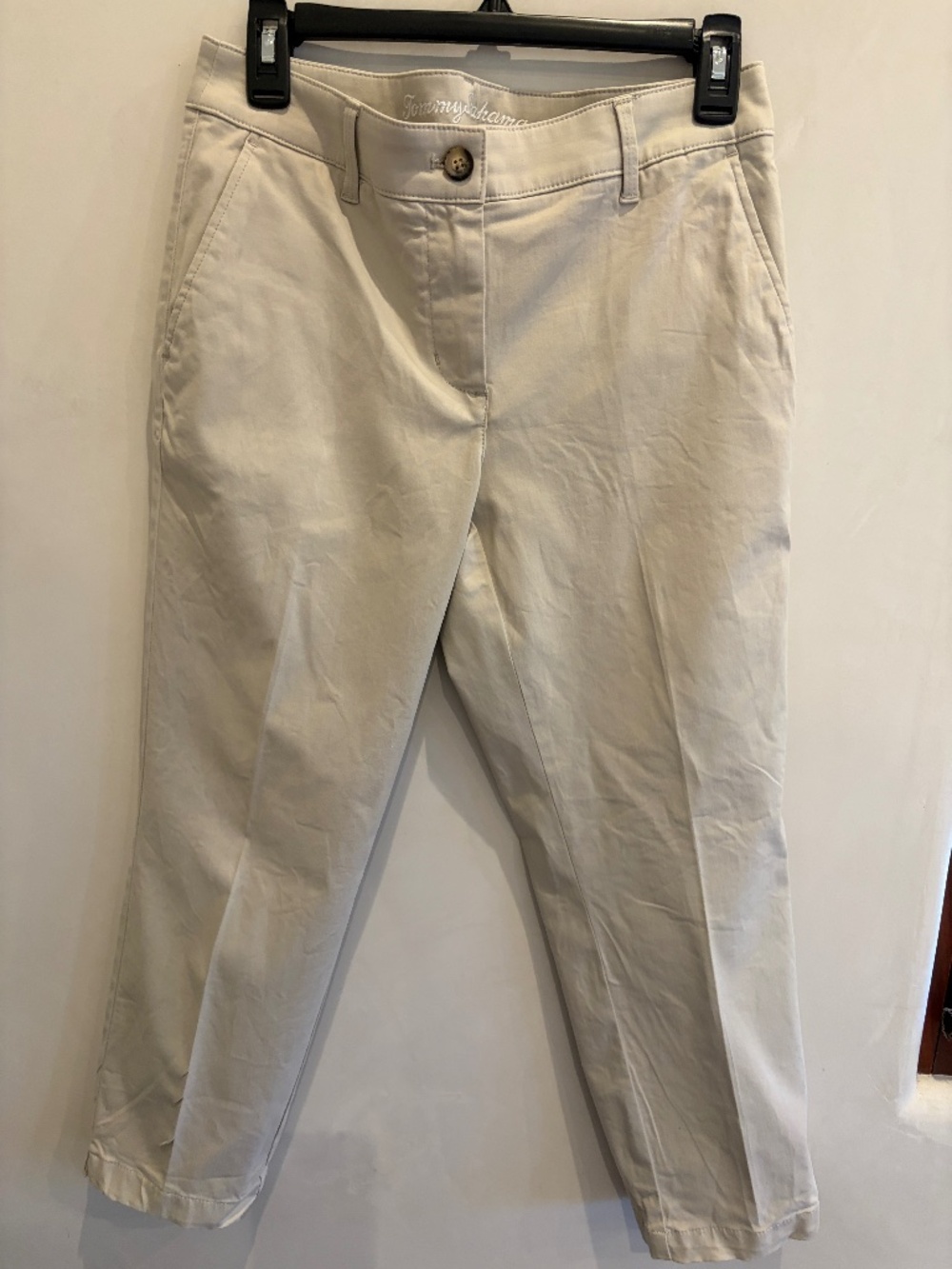 Tommy Bahama Crop- Live The Island Life Size 4 - Cream - Front Slash Pockets